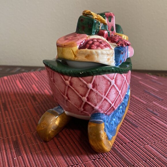 Holiday Ceramic Sleigh Trinket Box or Candy Box - Picture 4 of 14